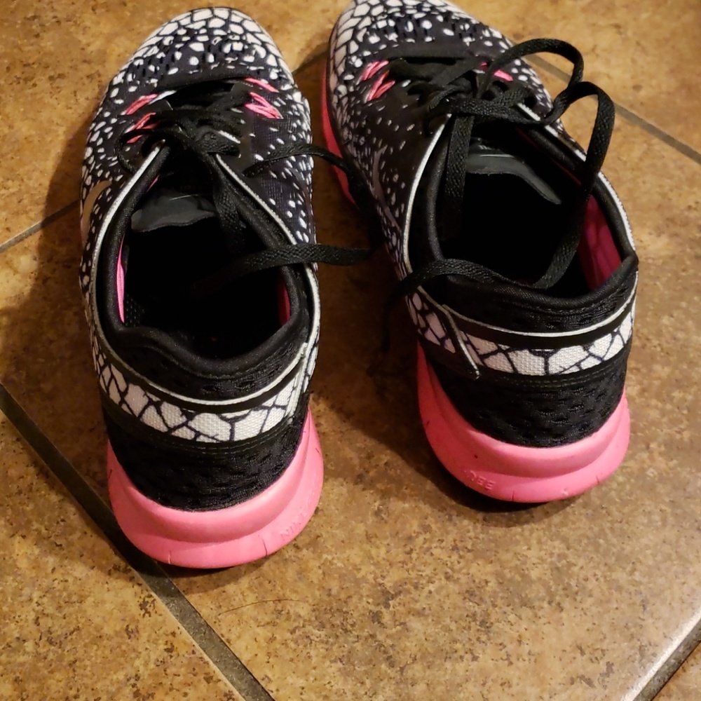 Shoes - Picture 6 of 6